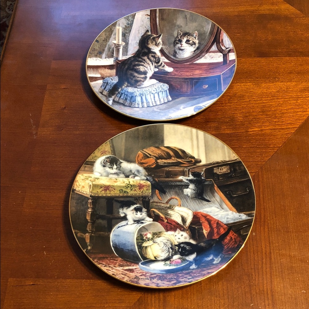 Charming Cat Scene Decorative Plates